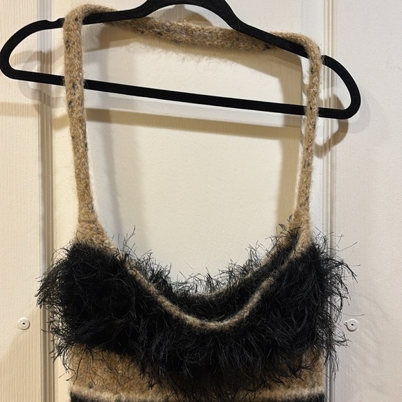 TAN AND BLACK AND WHITE WOOL LIKE CROSSBODY BAG WITH NO BRAND NO MATERIAL TAG - Picture 2 of 9